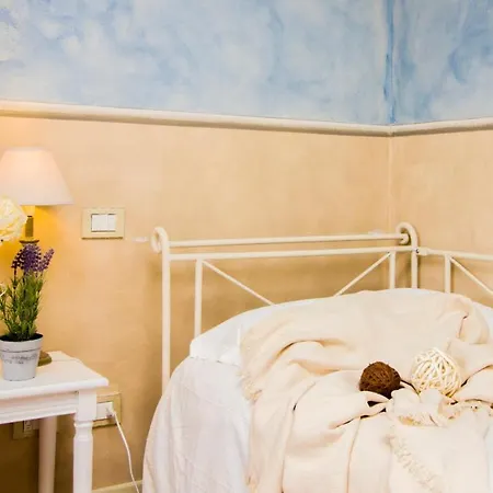 Bed & Breakfast Casolare Dei Colli 2*