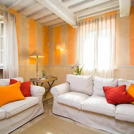 Casolare Dei Colli Bed & Breakfast 2*